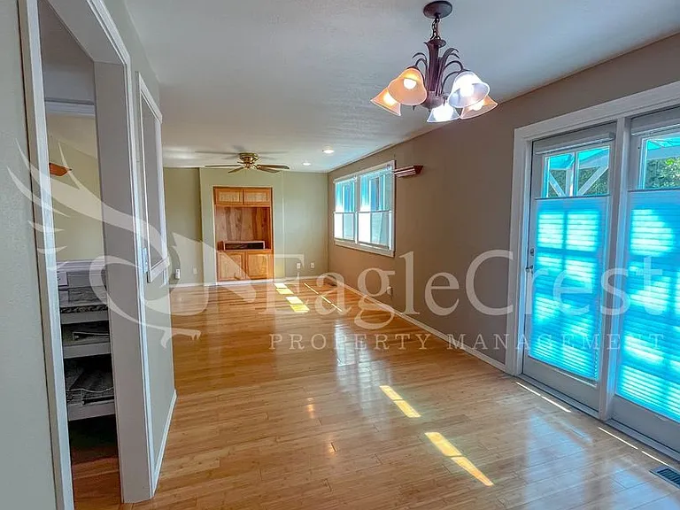 1130 SE Colonial Dr — Photo 16