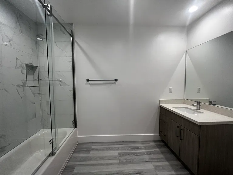 545 N Heliotrope Dr #207 — Photo 7