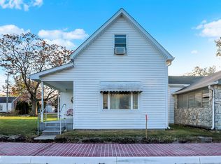 858 S 10th St, Noblesville, IN 46060