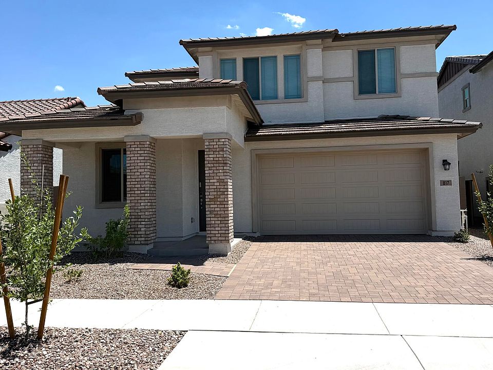 1st image of 817 W Sparrow Drive