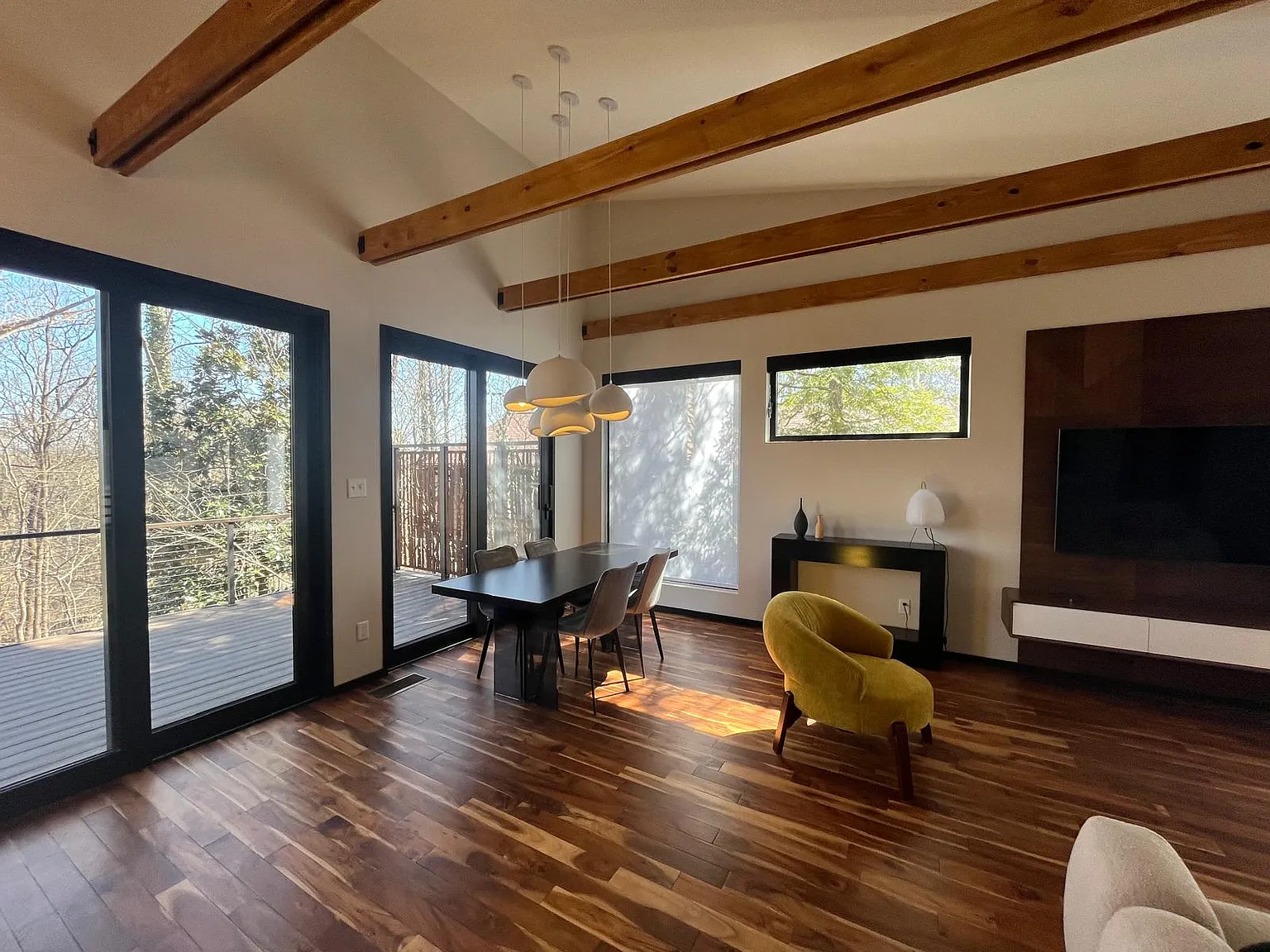 2 bed, 1350 sqft, $2,300 — Photo 4