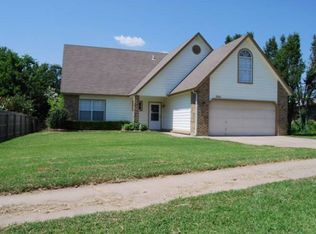 2414 W Edgewater St, Broken Arrow, OK 74012