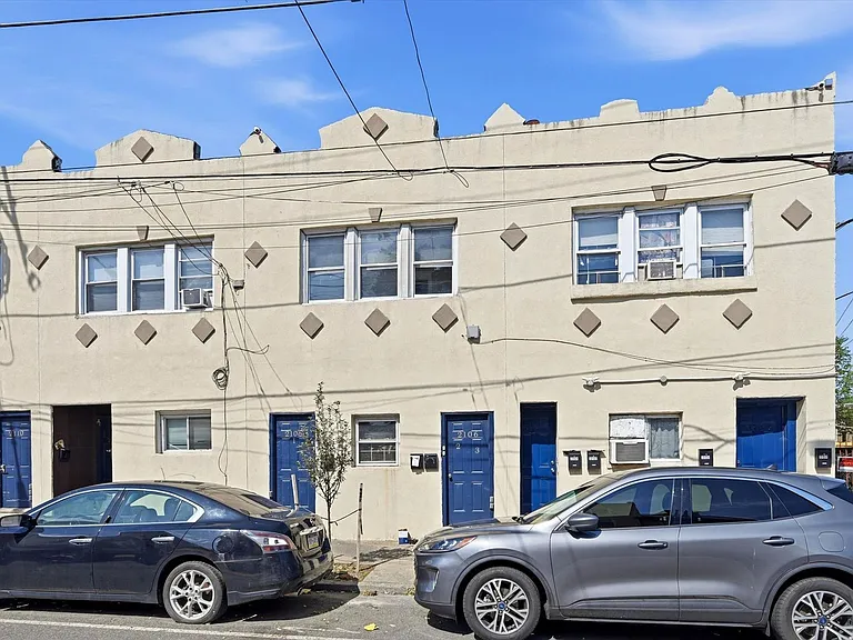 2106 Orthodox St — Photo 13