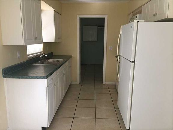 5th image of 715 17th Ave