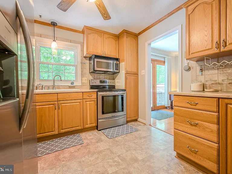 12510 Basswood Dr — Photo 23