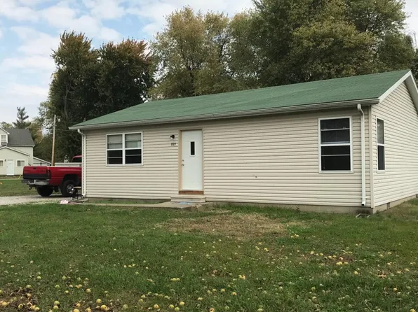 827 S 28th St, Belleville, IL 62226