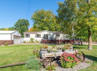 31454 160th St, Isle, MN 56342