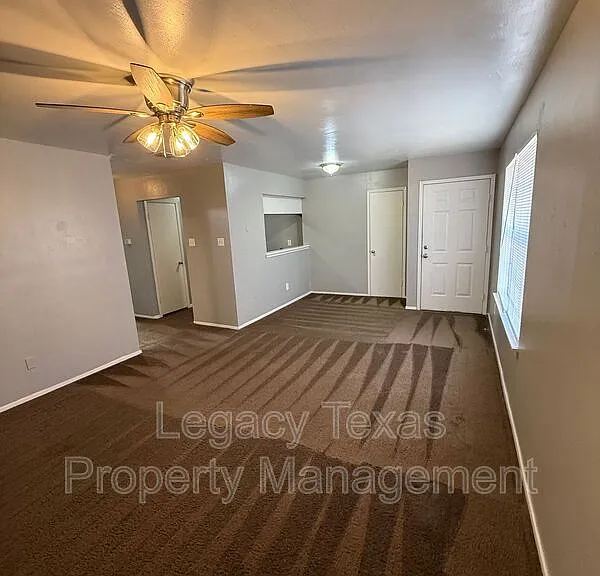 1714 Short St #A — Photo 11