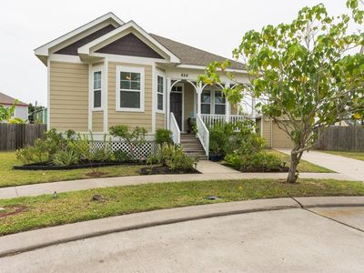 824 E Live Oaks Cir, Galveston, TX, 77550