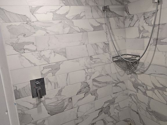 5th image of 4102 Burgundy St APT B