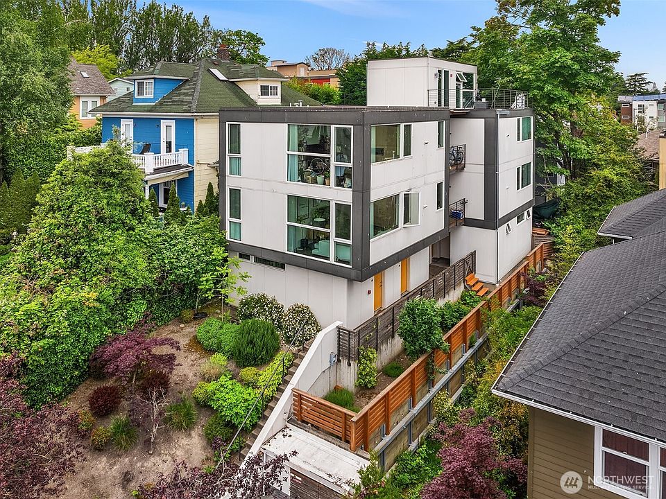 1st image of 1814 E Denny Way