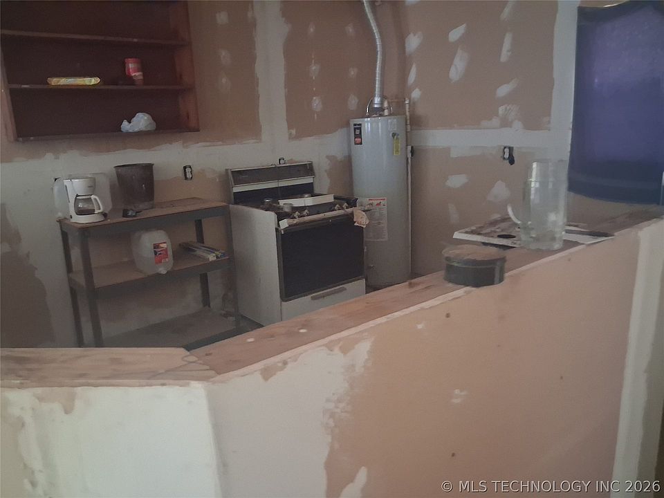 2nd image of 805 SW 4th St