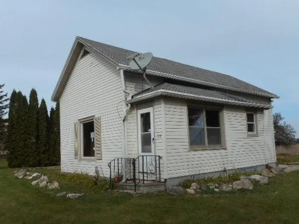 315 W Main St, Mishicot, WI 54228