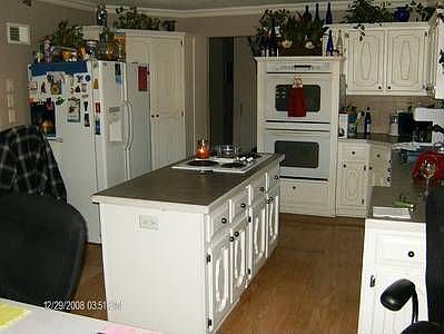 Kitchen w/double oven