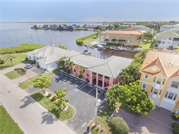 4th image of 1416 Park Beach Cir #C