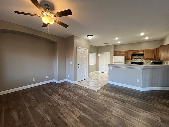 4th image of 1081 Pleasure Ln Unit 2