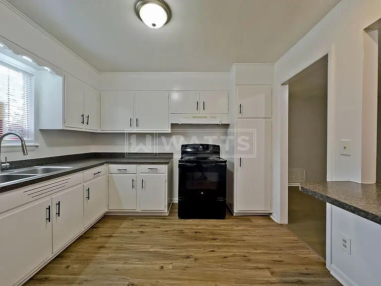 1400 Freda Dr — Photo 8