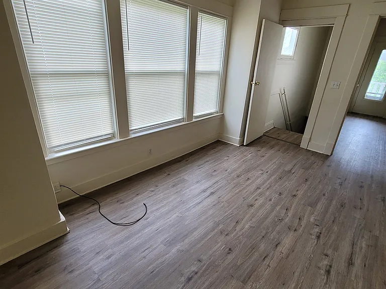 8001 Force Ave #UP — Photo 6
