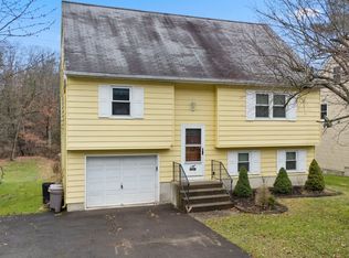 610 Nelson Rd, Johnson City, NY 13790