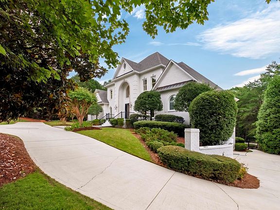 3rd image of 7713 Kenmore Pl