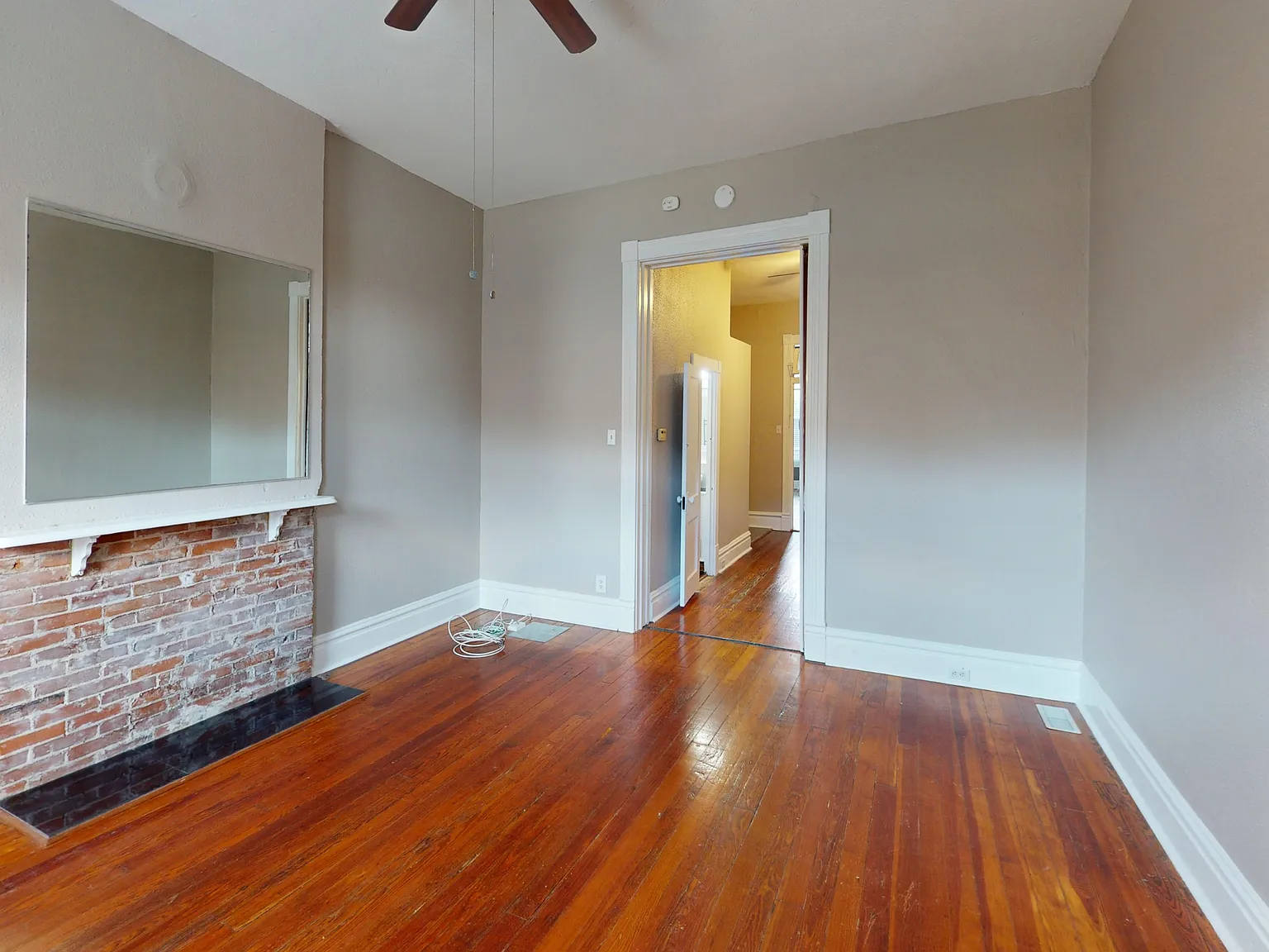 2407 S 9th Street - 2407 — Photo 3