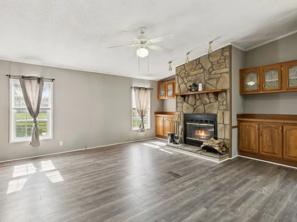 2580 Cook Rd, Woodlawn, TN 37191