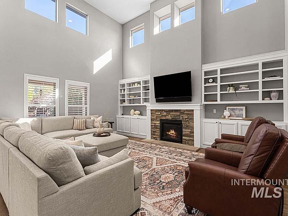 5th image of 3208 S Fox Leash Ave