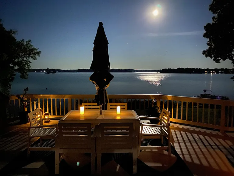 440 Lakeside Dr — Photo 3
