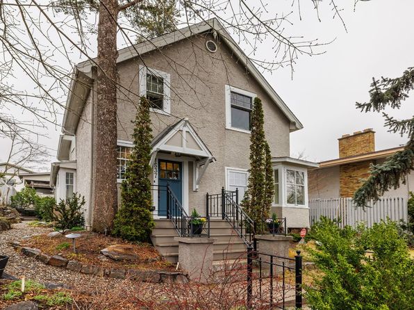 1537 Lakeview St, Kelowna, BC V1Y 6N1