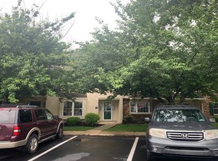 115 Oak Knoll Cir, Millersville, PA 17551