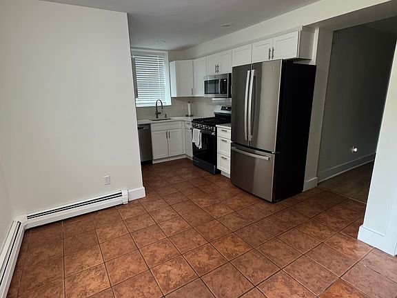 2nd image of 204 Walnut St
