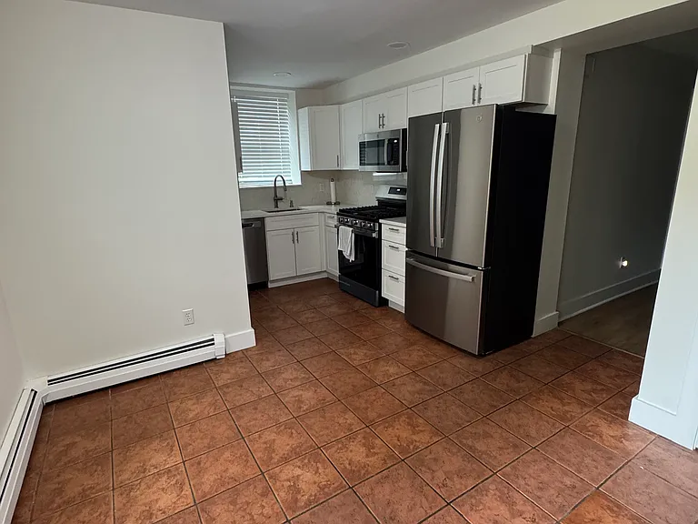 204 Walnut St — Photo 2