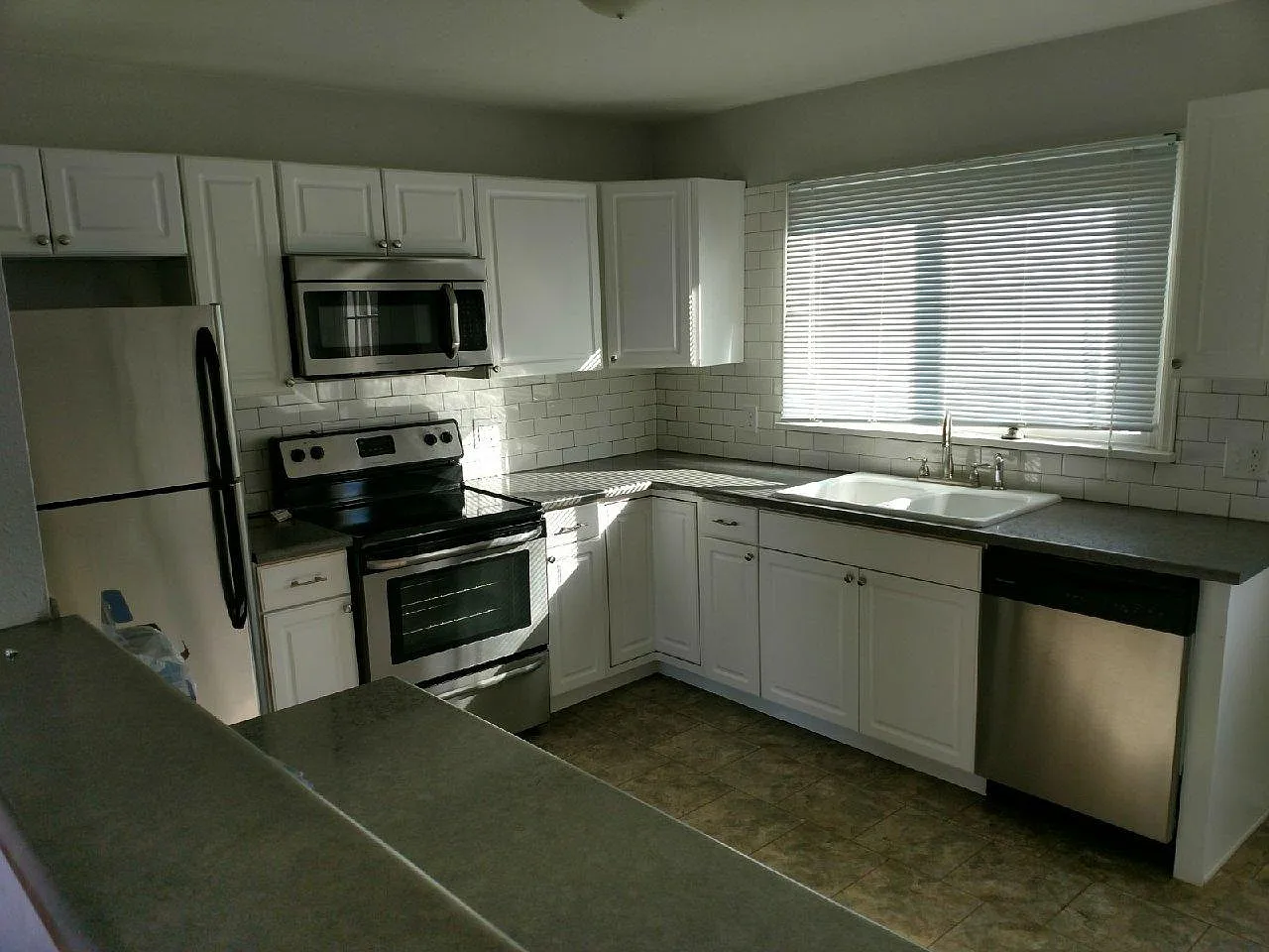 3504 Miramar Dr — Photo 2