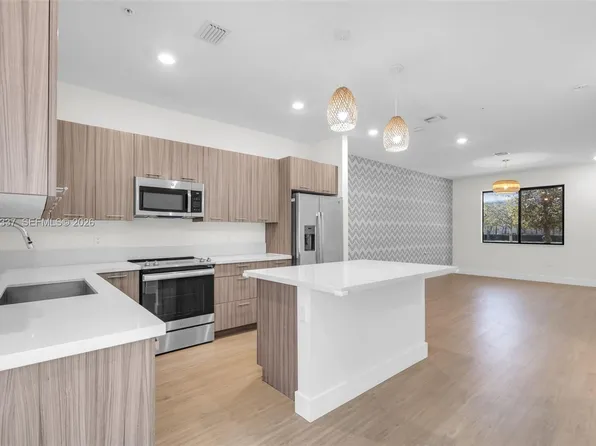 8363 NW 41st St, Miami, FL