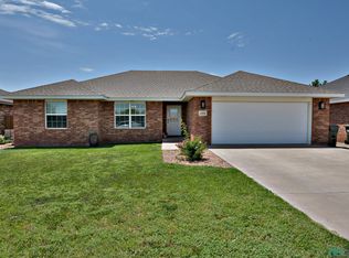 2405 Flagstone Dr, Clovis, NM 88101