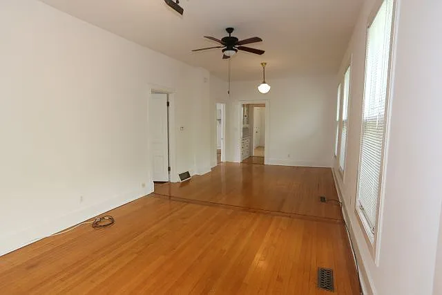 1111 W Roscoe St #2 — Photo 12