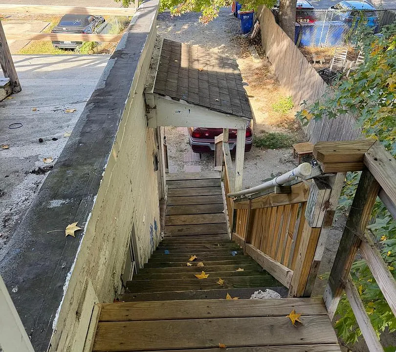 110 W Main St #B