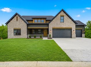 130 Forest Creek Pkwy, Oak Ridge, TN 37830