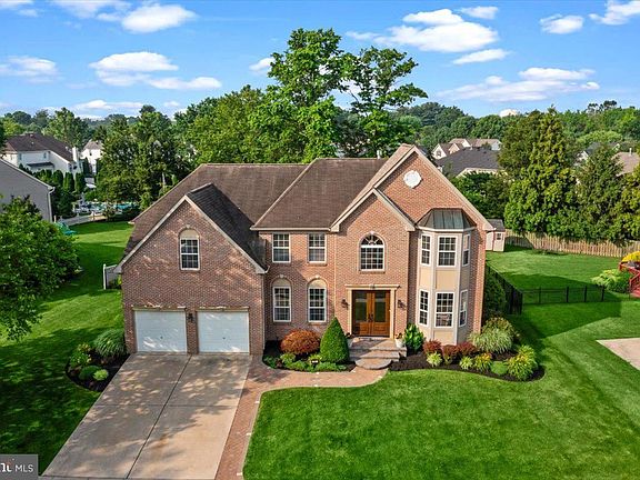 2nd image of 13 Goldspire Ln
