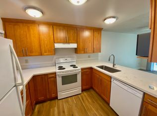 554 100th Ave SE #14, Bellevue, WA 98004