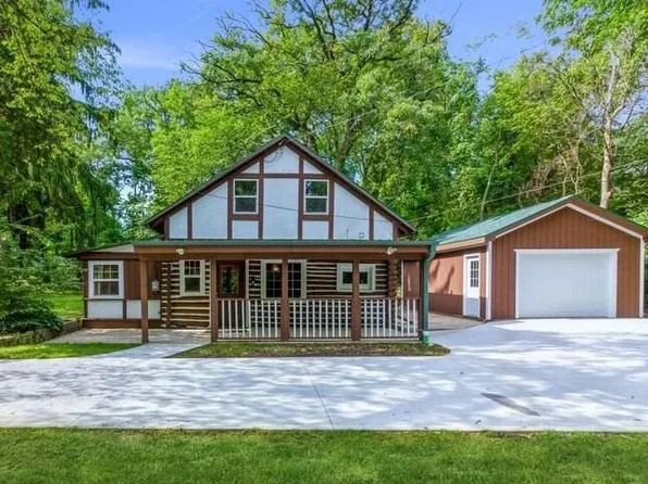 4318 Golf Dr, Waterford, WI 53185