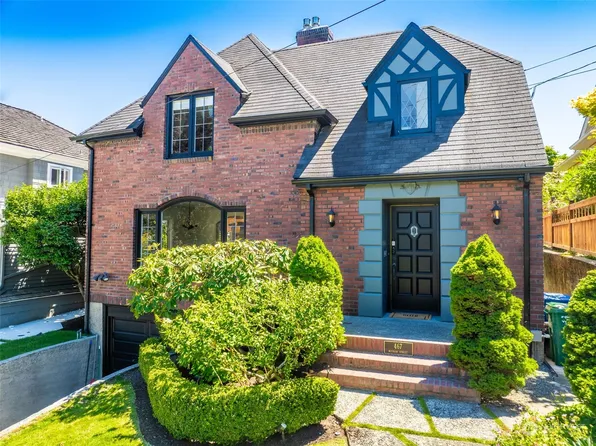 467 McGraw Street, Seattle, WA 98109