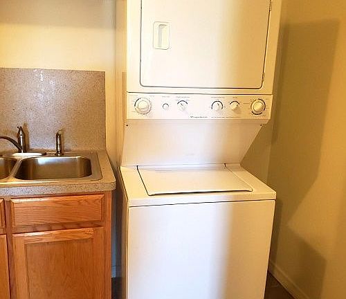 4th image of 1518 Magnolia Ave APT G