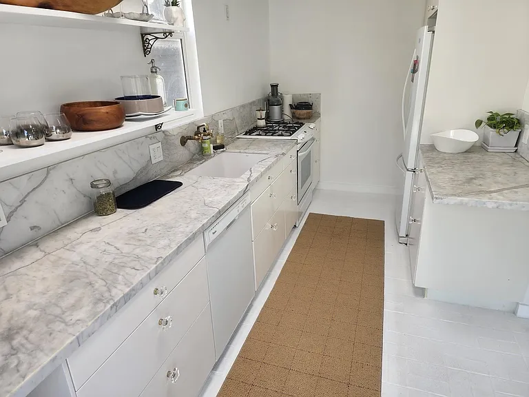 1403 Oakwood Ave — Photo 4