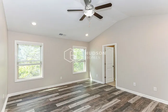 319 Lanier Ct — Photo 15