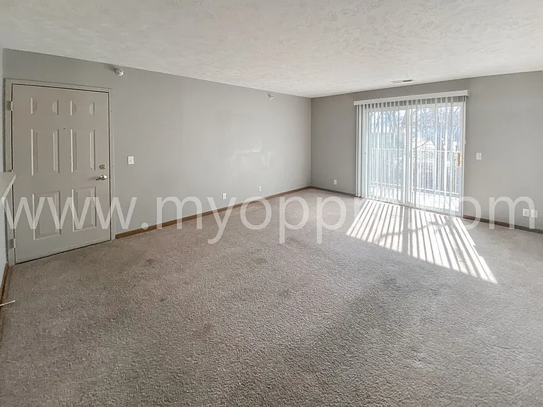 8003 S 48th St — Photo 2