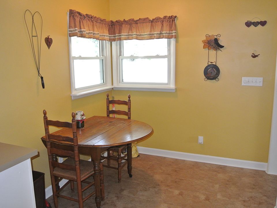 2nd image of 441 N Walnut Blvd