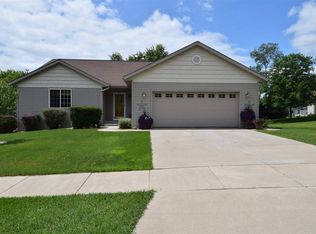 2355 Winfield Dr, Reedsburg, WI 53959