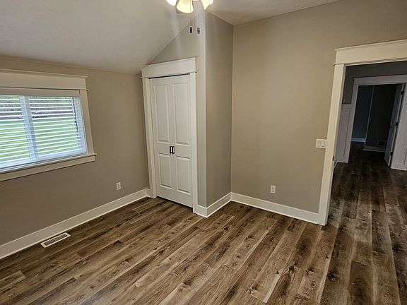 5th image of 14566 Hickory St