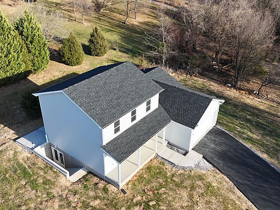 5th image of 708 Caledonia Dr
